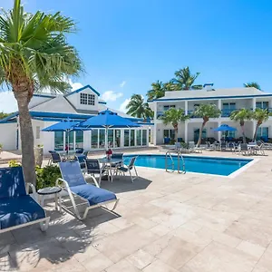 Augusta Bay Hotel George Town